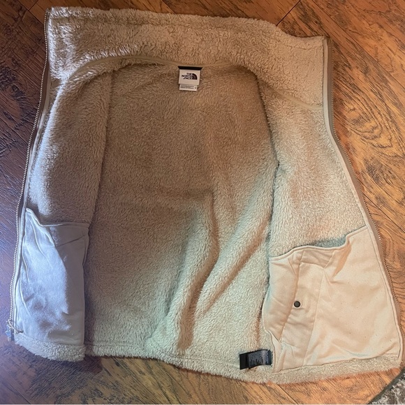 The north face Wmns tan sherpa style zip up vest high neck pockets Sz large - Picture 10 of 12